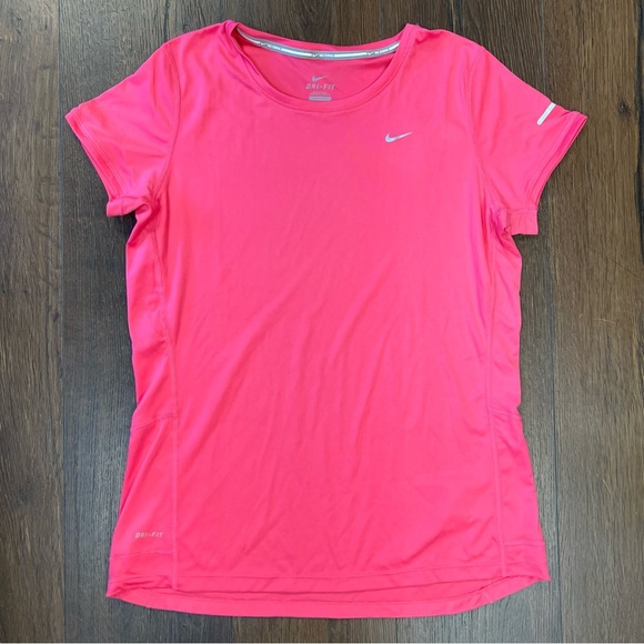 Nike dri -fit pink round neck running shirt SZ LG - Picture 1 of 4